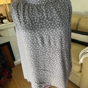 Anthropologie A+ Stone & Cloth Gray with subtle flower print material. Size 2X